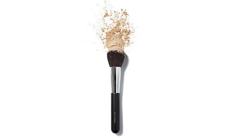 https://www.bano.makeup/uploads/media/mag/1403-3-21/what-is-fix-powder-05.jpg