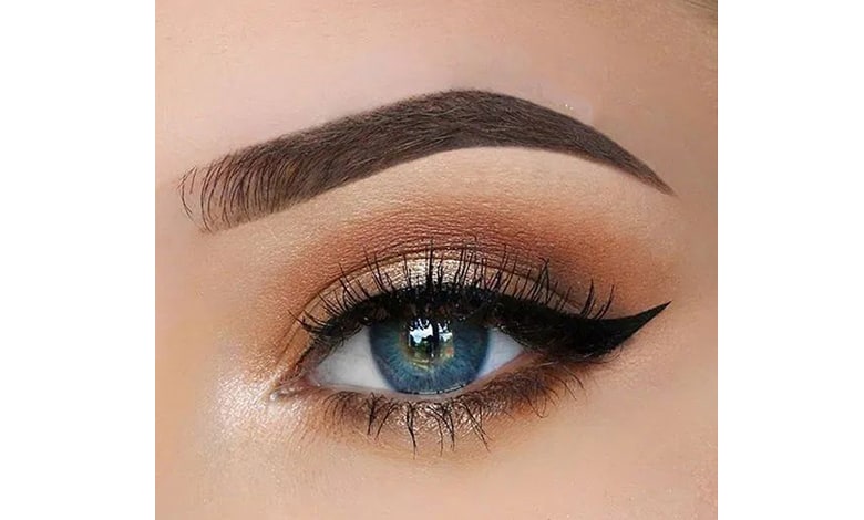 https://www.bano.makeup/uploads/media/mag/1403-3-6/2/womens-smokey-light-eyeshadow-model-018.jpg