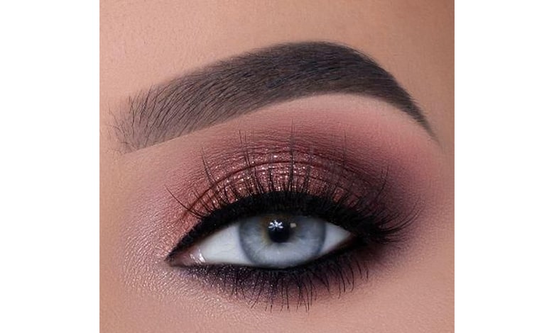 https://www.bano.makeup/uploads/media/mag/1403-3-6/2/womens-smokey-light-eyeshadow-model-05.jpg