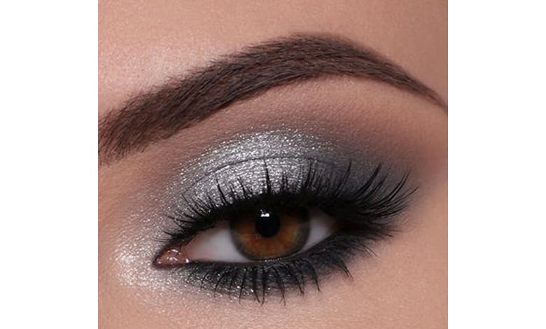 https://www.bano.makeup/uploads/media/mag/1403-3-6/2/womens-smokey-light-eyeshadow-model-09.jpg