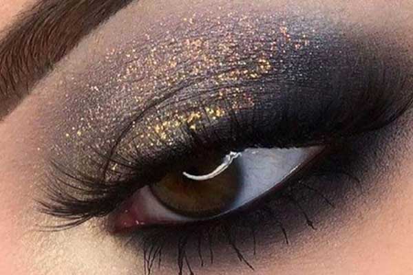 https://www.bano.makeup/uploads/media/mag/1403-3-6/2/سایه-اسموکی-شاین.jpg