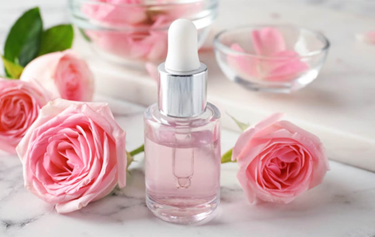 https://www.bano.makeup/uploads/media/mag/1403-4-1/rose-water-1.jpg