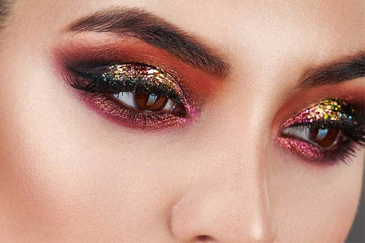 https://www.bano.makeup/uploads/media/mag/shiny-eyeshadow.jpg