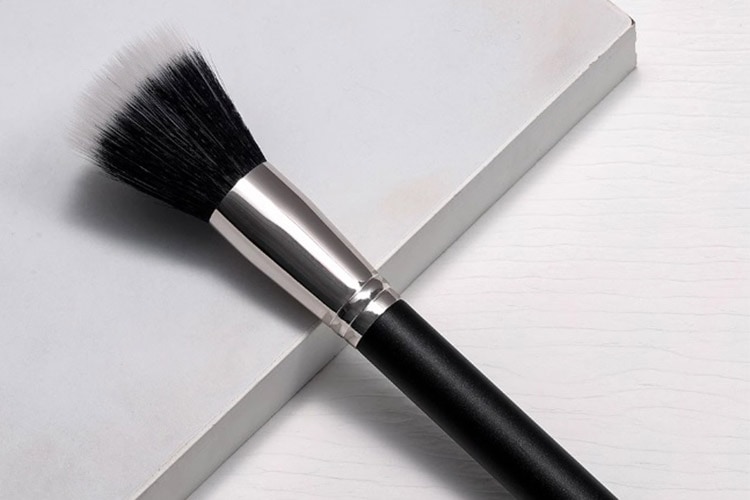 https://bano.makeup/uploads/media/mag/sttpling-brush-1.jpg